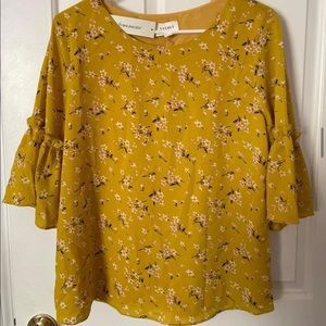 NWT Francesca’s Mustard Floral Top